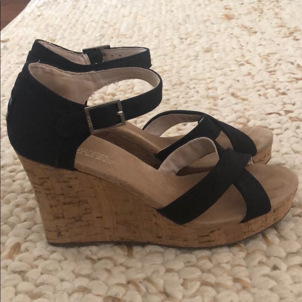 TOMs Wedges